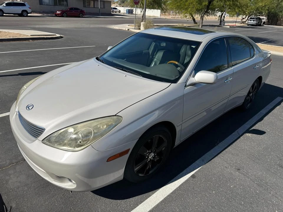 2005 Lexus ES 4th Gen - Image 2 of 9