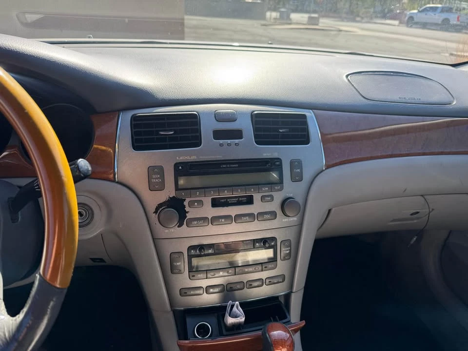 2005 Lexus ES 4th Gen - Image 8 of 9
