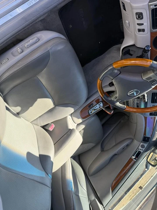 2005 Lexus ES 4th Gen - Image 5 of 9