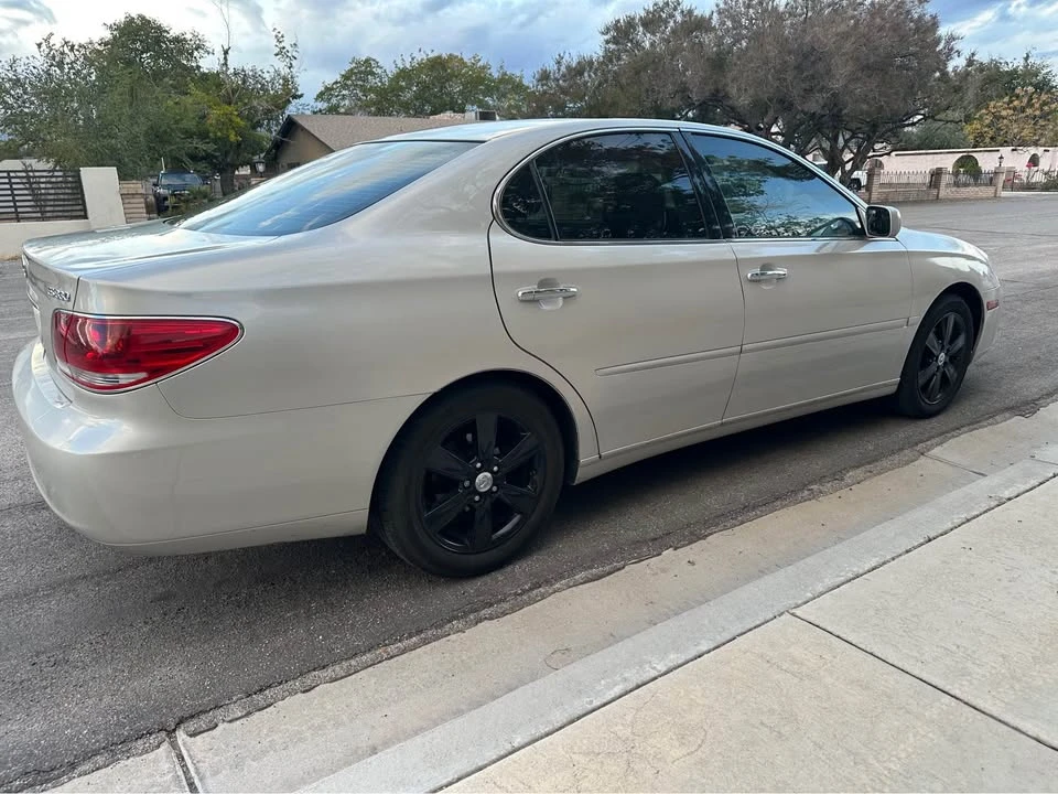 2005 Lexus ES 3rd Gen - Image 4 of 13
