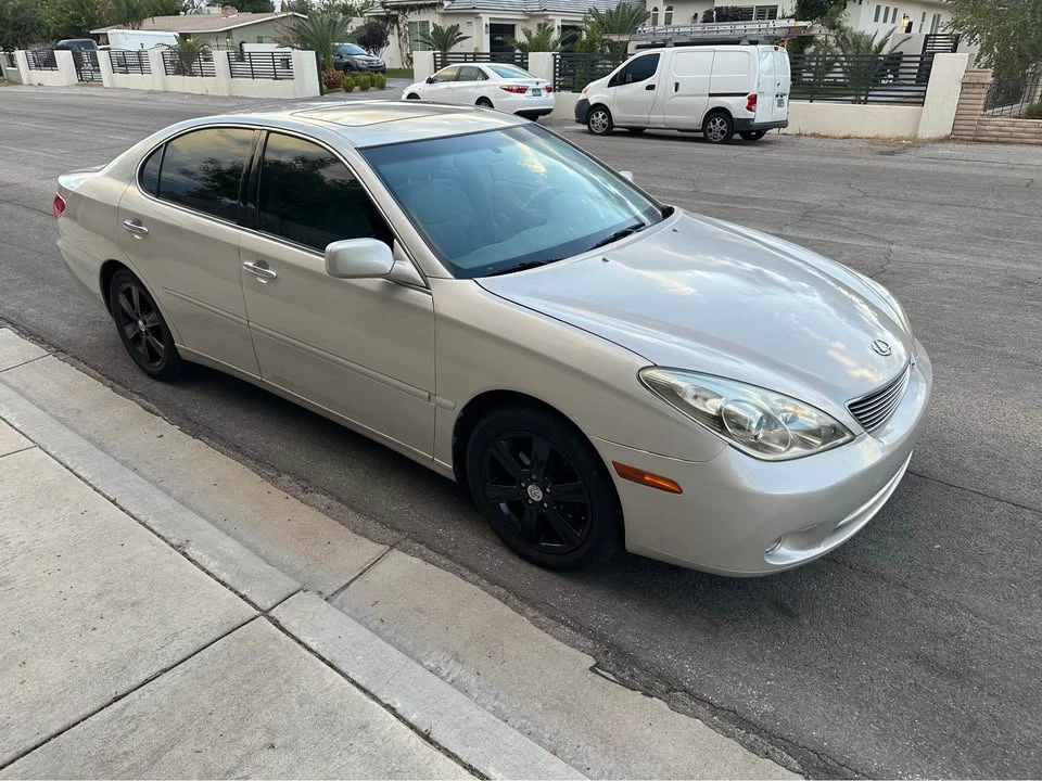 2005 Lexus ES 3rd Gen - Image 12 of 13