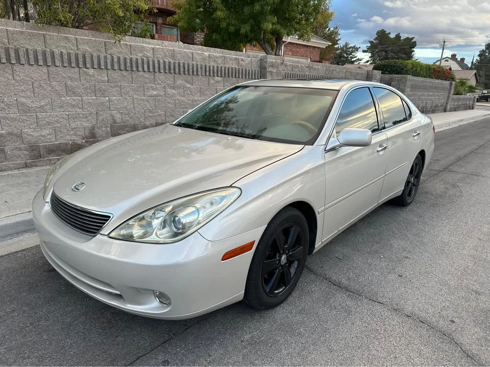 2005 Lexus ES 3rd Gen - Image 3 of 13