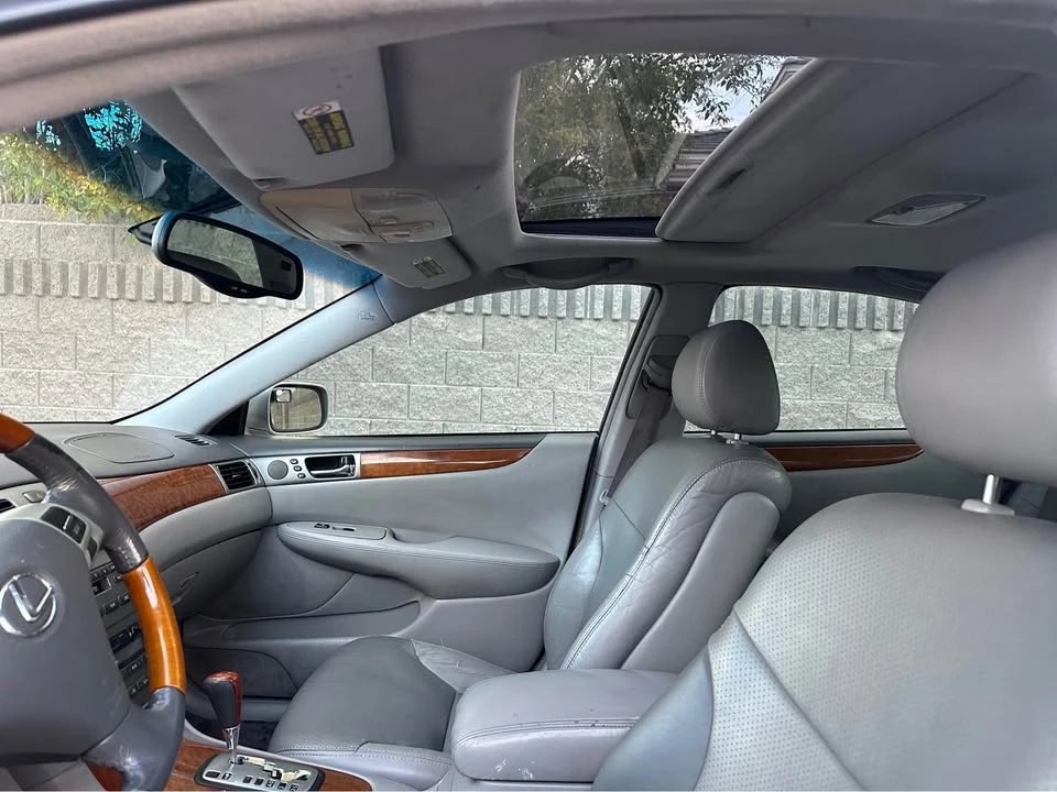 2005 Lexus ES 3rd Gen - Image 7 of 13