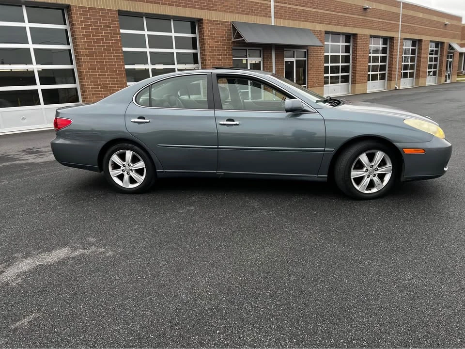 2005 Lexus ES 4th Gen - Image 4 of 11