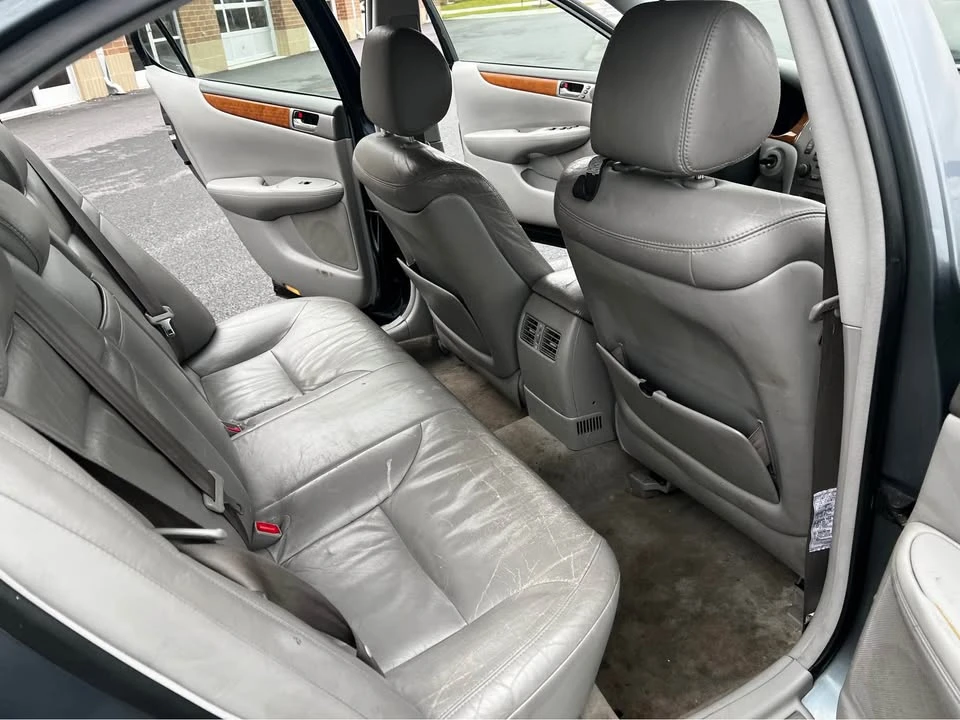 2005 Lexus ES 4th Gen - Image 10 of 11