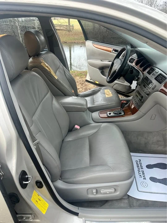2005 Lexus ES 3rd Gen - Image 11 of 11