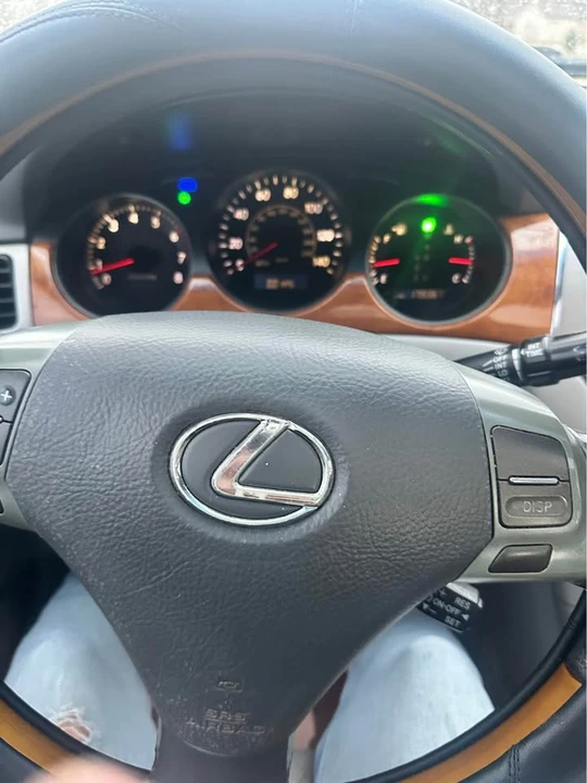 2005 Lexus ES 3rd Gen - Image 7 of 11
