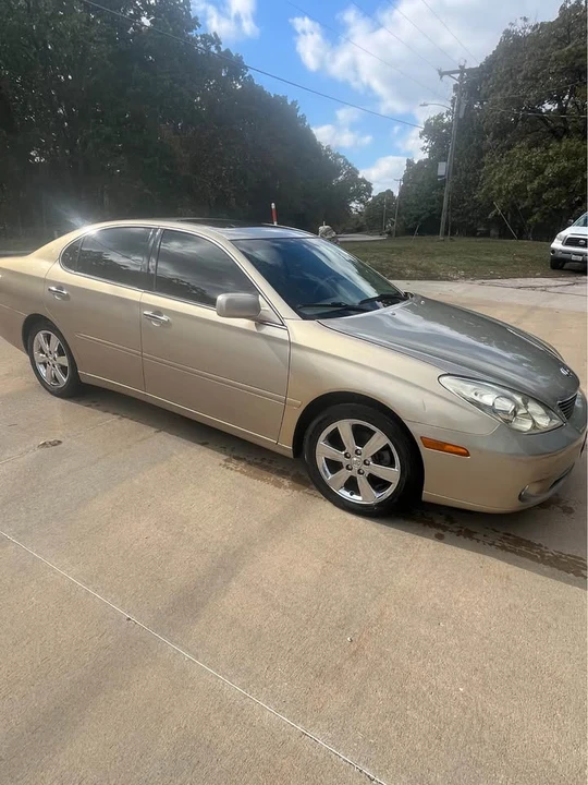 2005 Lexus ES 3rd Gen - Image 2 of 5