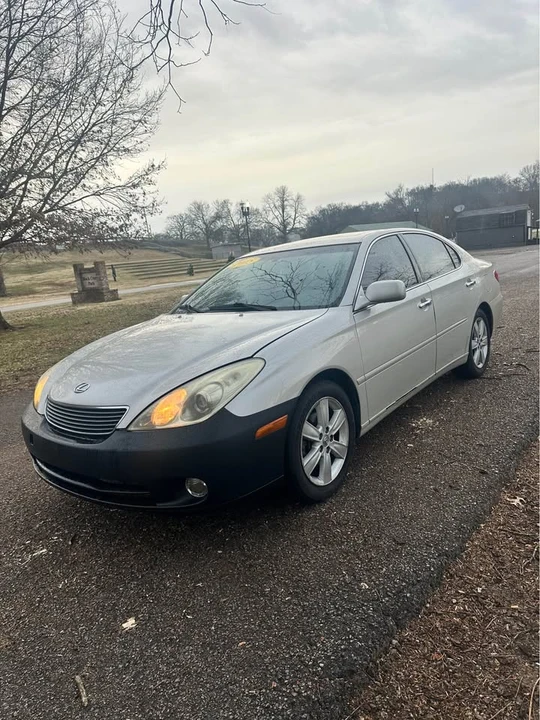 2005 Lexus ES 3rd Gen - Image 3 of 11