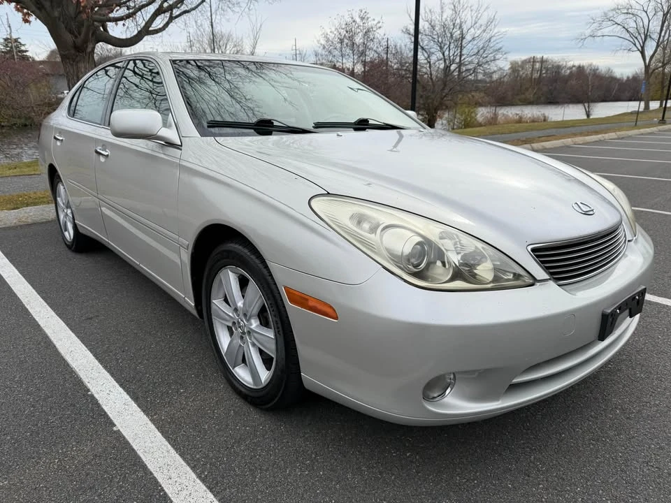 2005 Lexus ES 4th Gen - Image 2 of 20