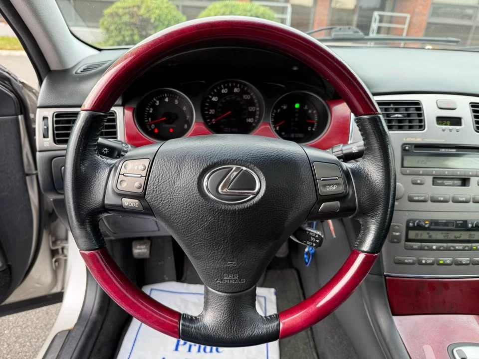 2005 Lexus ES 4th Gen - Image 11 of 20