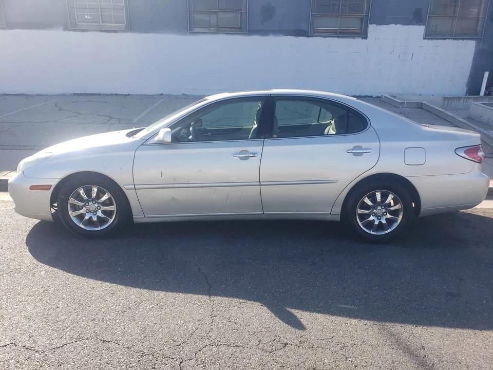 2005 Lexus ES 3rd Gen - Image 10 of 15