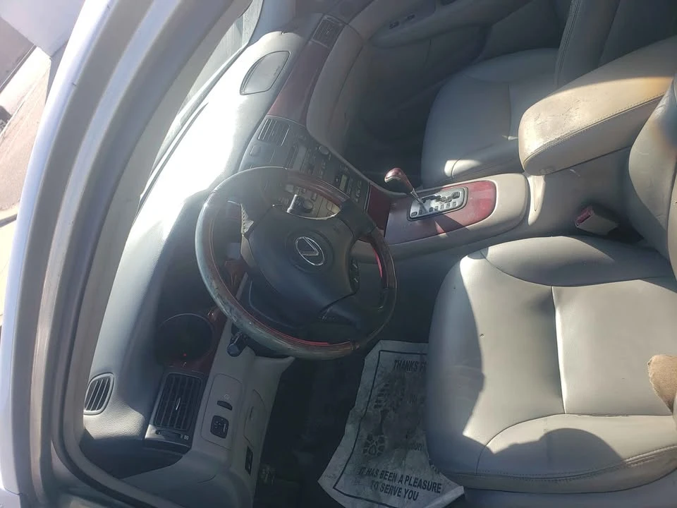 2005 Lexus ES 3rd Gen - Image 2 of 15