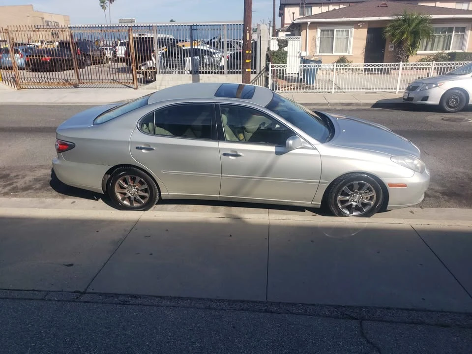2005 Lexus ES 3rd Gen - Image 5 of 15
