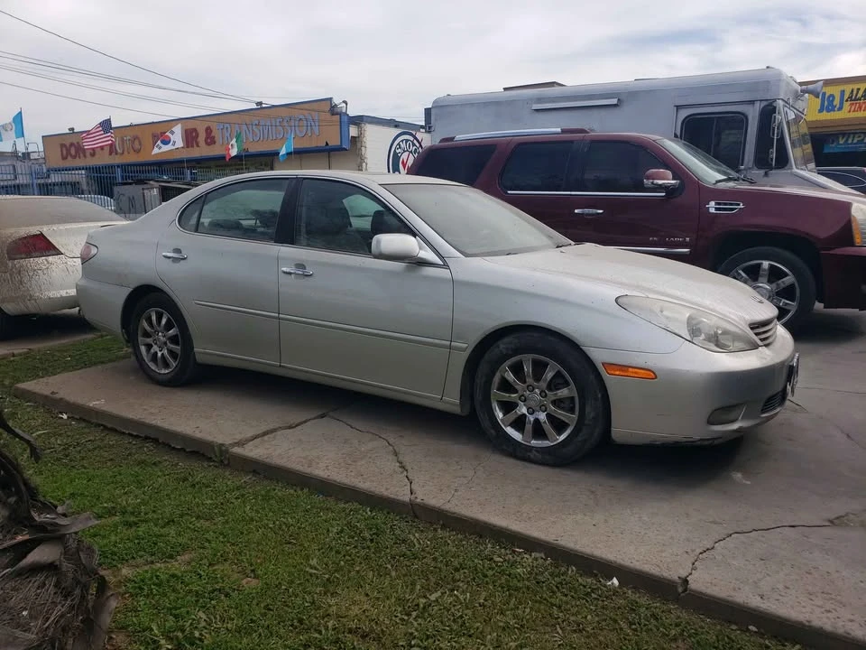 2005 Lexus ES 3rd Gen - Image 15 of 15