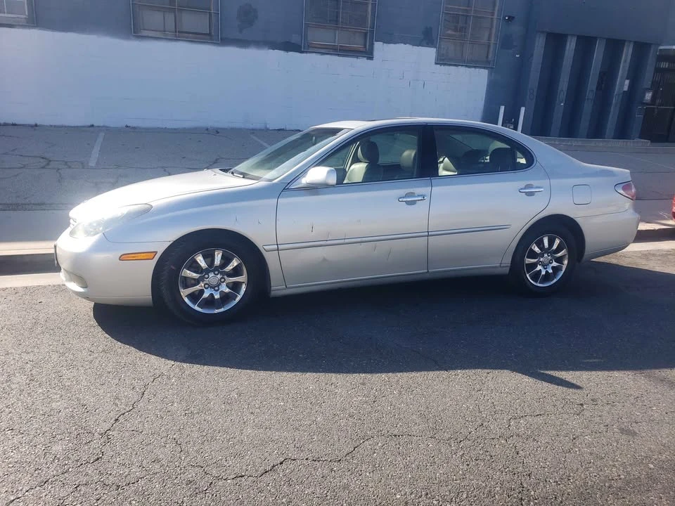 2005 Lexus ES 3rd Gen - Image 11 of 15