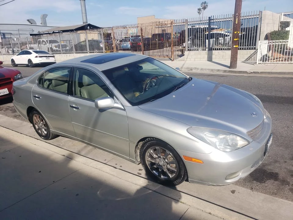 2005 Lexus ES 3rd Gen - Image 8 of 15
