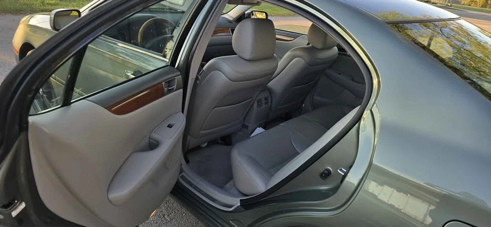 2005 Lexus ES 4th Gen - Image 13 of 19