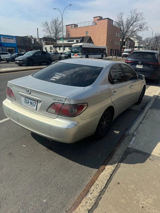 2005 Lexus ES 4th Gen - Image 4 of 5