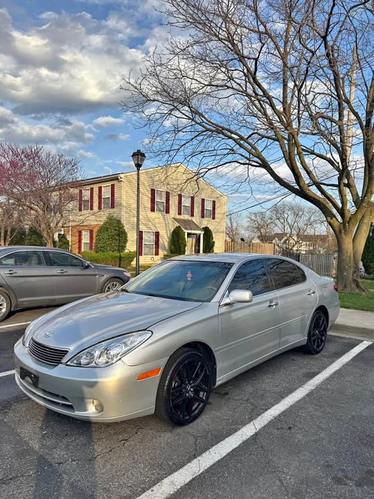2005 Lexus ES 4th Gen - Image 2 of 4