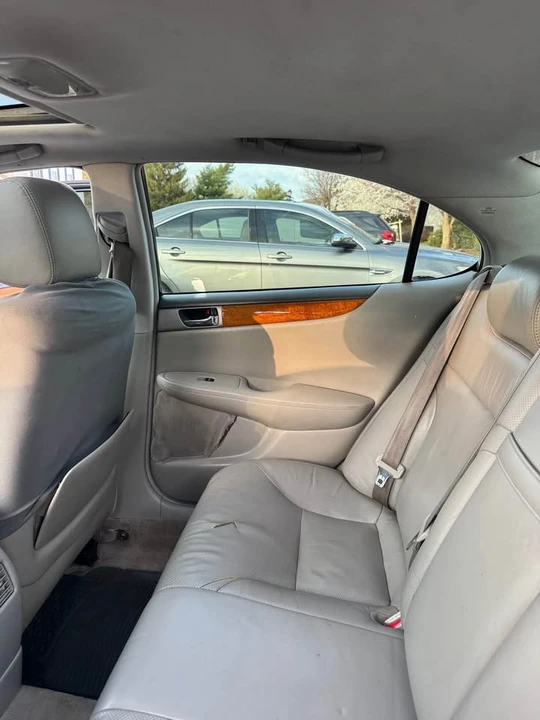 2005 Lexus ES 4th Gen - Image 4 of 4