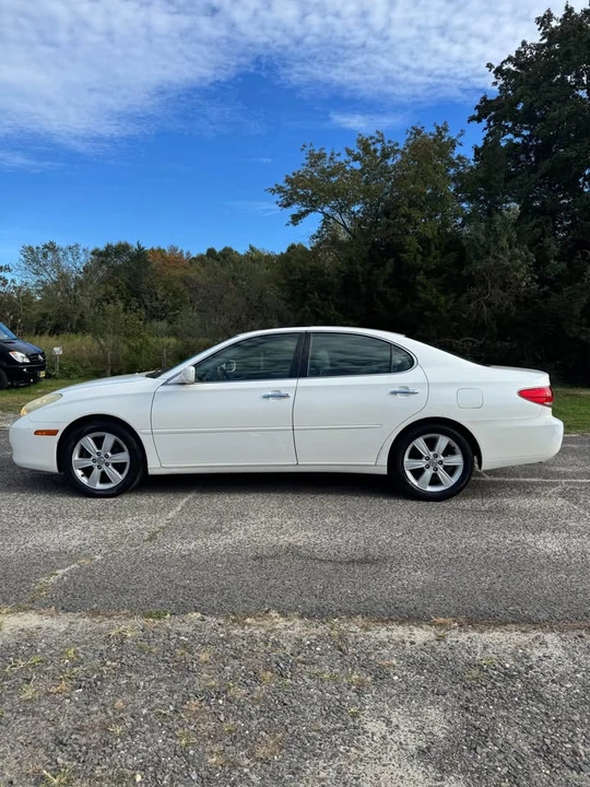 2005 Lexus ES 4th Gen - Image 2 of 17