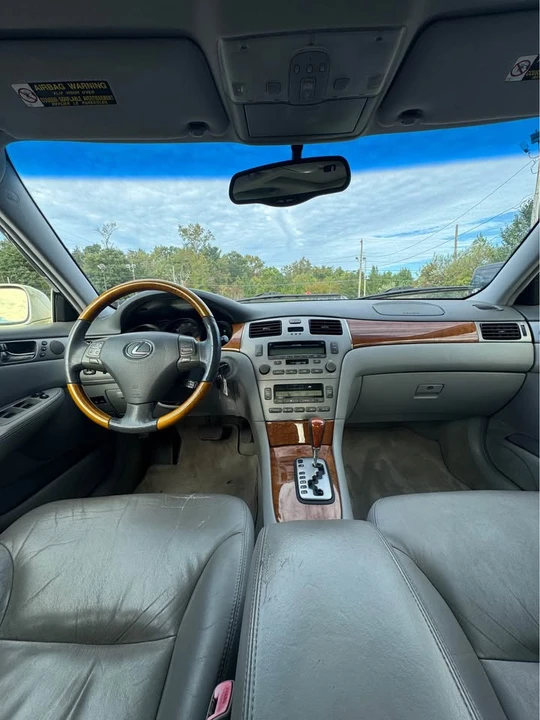 2005 Lexus ES 4th Gen - Image 9 of 17