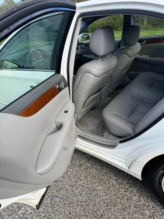 2005 Lexus ES 4th Gen - Image 14 of 17