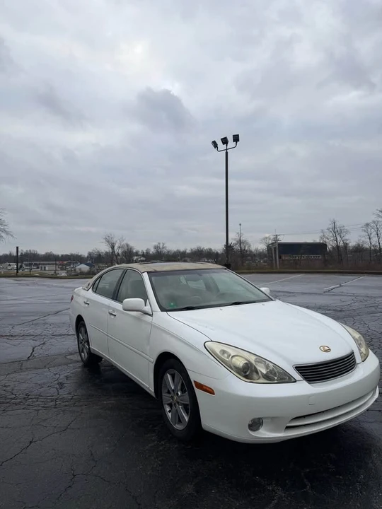 2005 Lexus ES 4th Gen - Image 2 of 8