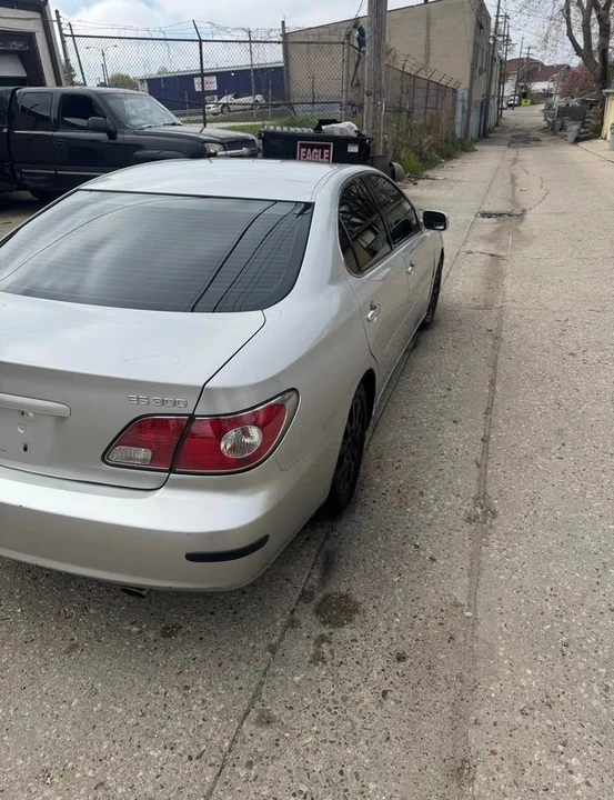 2005 Lexus ES 4th Gen - Image 2 of 8