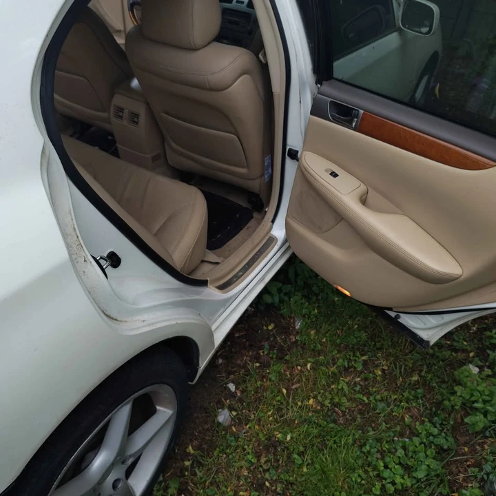 2005 Lexus ES 4th Gen - Image 3 of 12