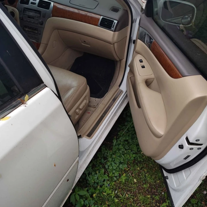 2005 Lexus ES 4th Gen - Image 2 of 12