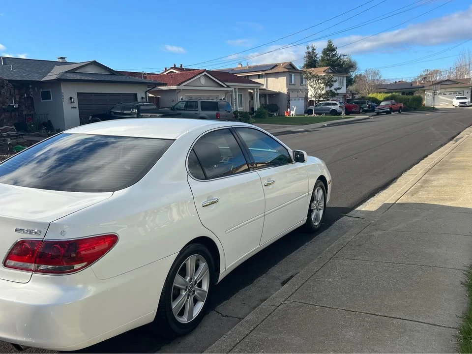 2005 Lexus ES 4th Gen - Image 4 of 9