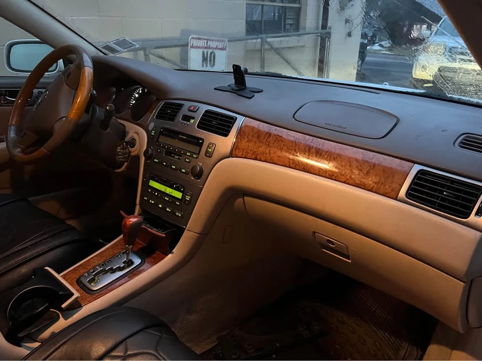 2005 Lexus ES 4th Gen - Image 8 of 12