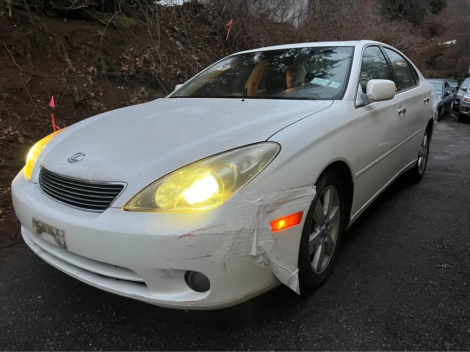 2005 Lexus ES 4th Gen - Image 2 of 12