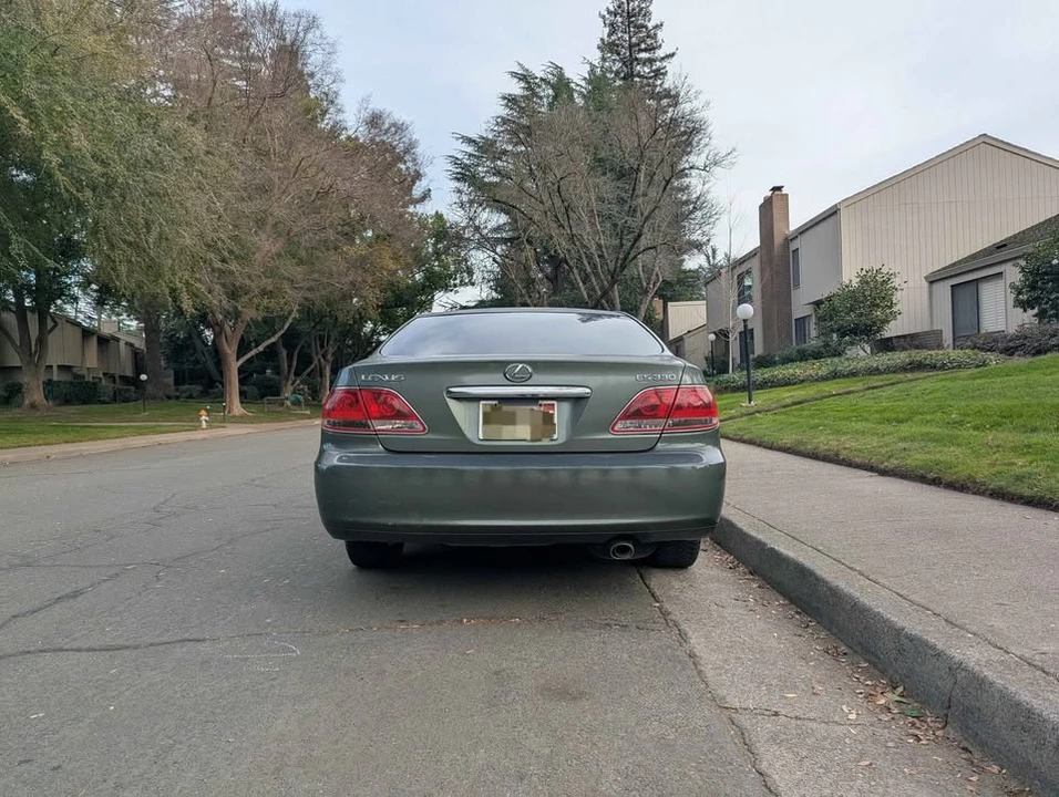 2005 Lexus ES 3rd Gen - Image 5 of 15