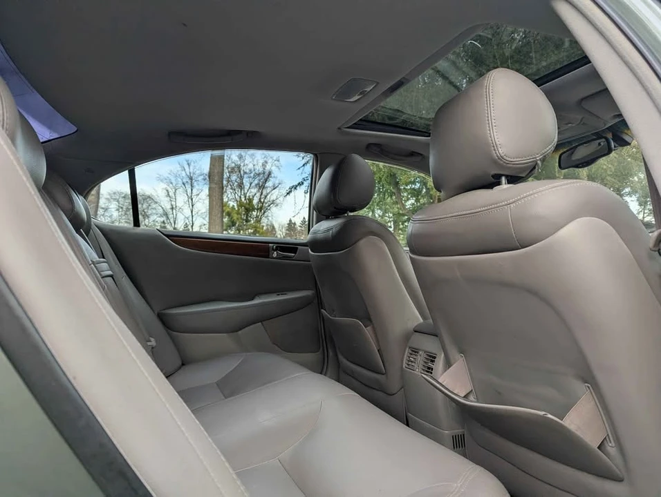 2005 Lexus ES 3rd Gen - Image 11 of 15