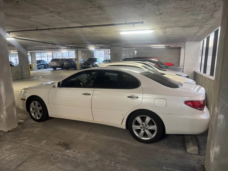 2005 Lexus ES 4th Gen - Image 2 of 2