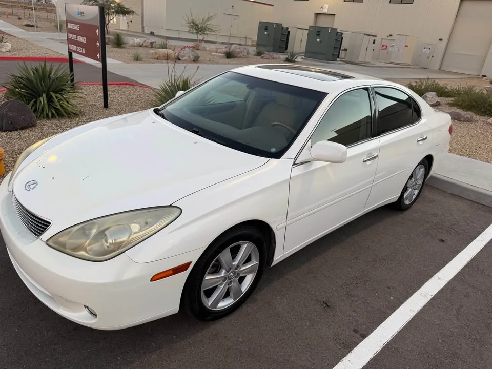 2005 Lexus ES 4th Gen - Image 2 of 10