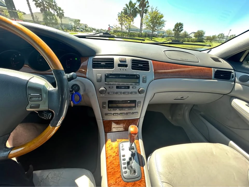 2005 Lexus ES 4th Gen - Image 10 of 10