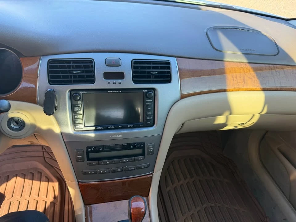 2005 Lexus ES 4th Gen - Image 7 of 10