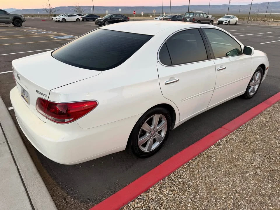 2005 Lexus ES 4th Gen - Image 4 of 10