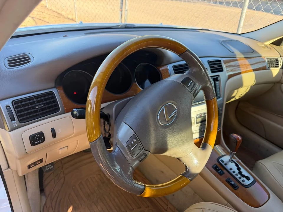 2005 Lexus ES 4th Gen - Image 10 of 10
