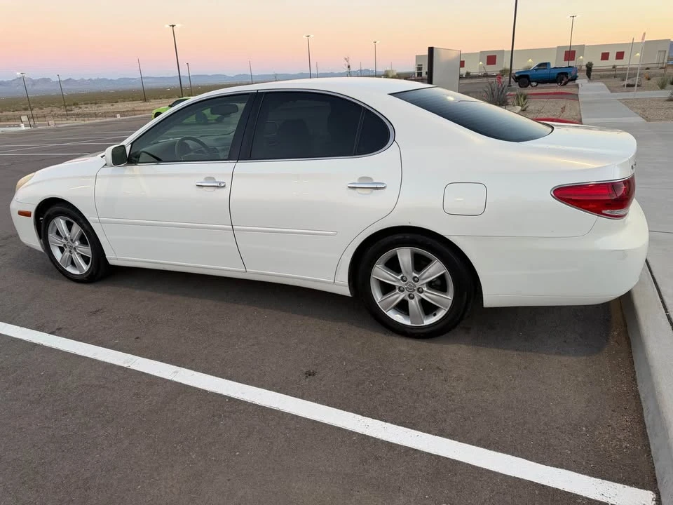2005 Lexus ES 4th Gen - Image 3 of 10