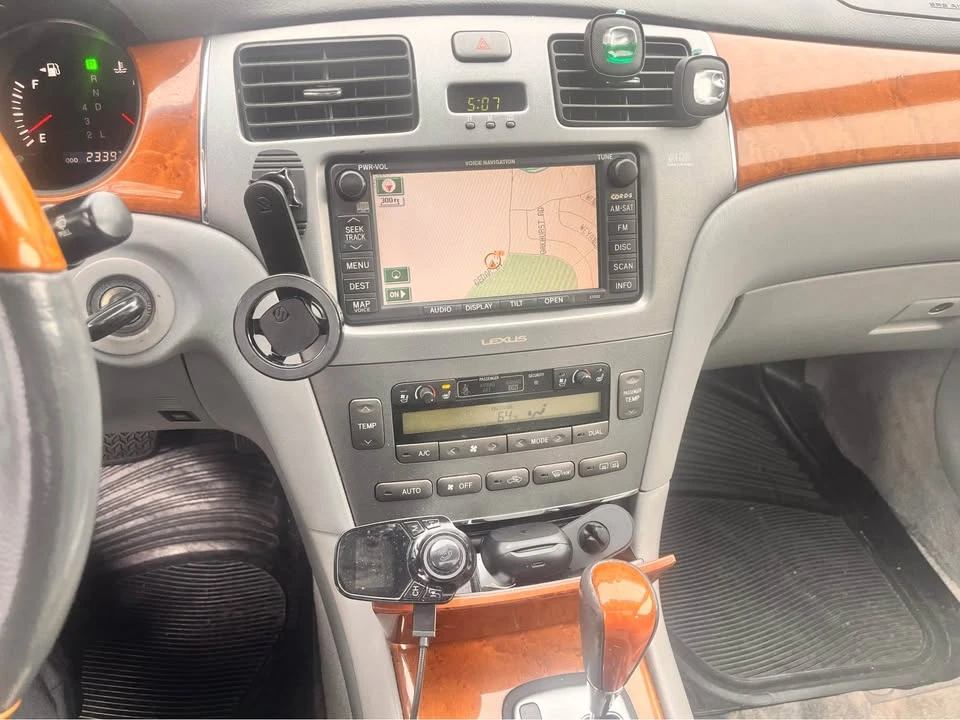 2005 Lexus ES 4th Gen - Image 8 of 9