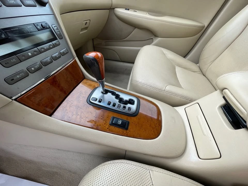 2005 Lexus ES 4th Gen - Image 18 of 20