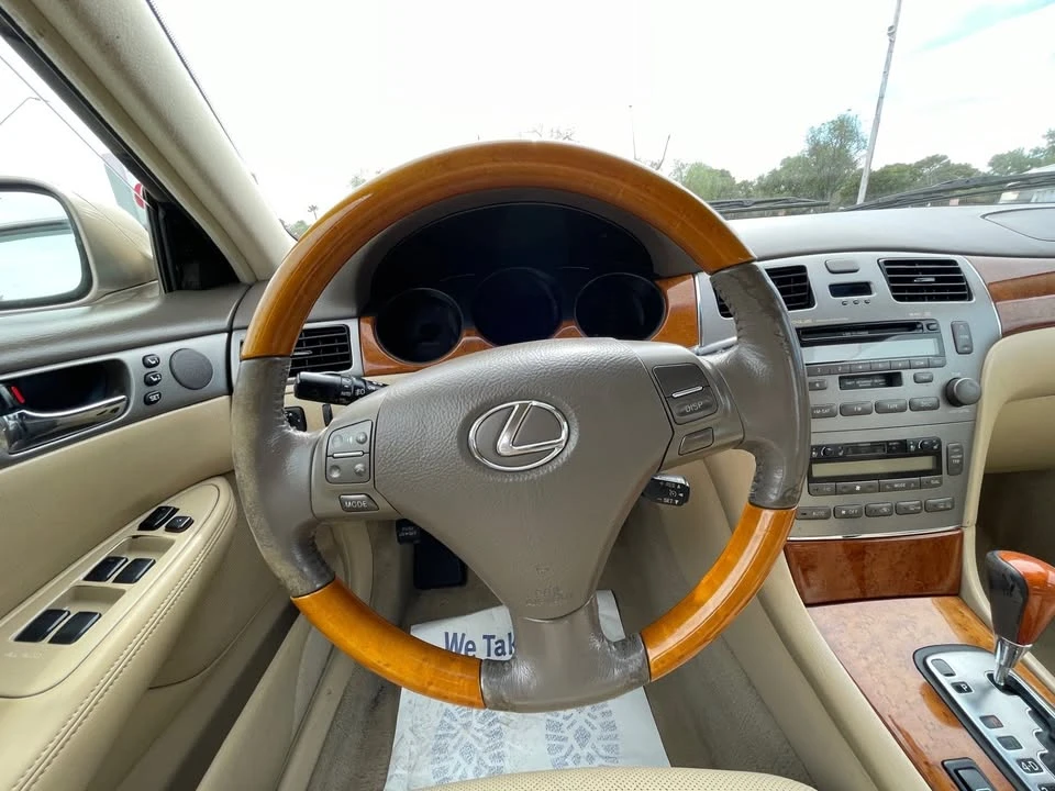 2005 Lexus ES 4th Gen - Image 15 of 20