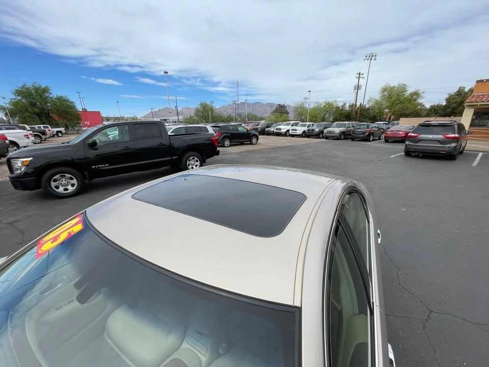 2005 Lexus ES 4th Gen - Image 11 of 20