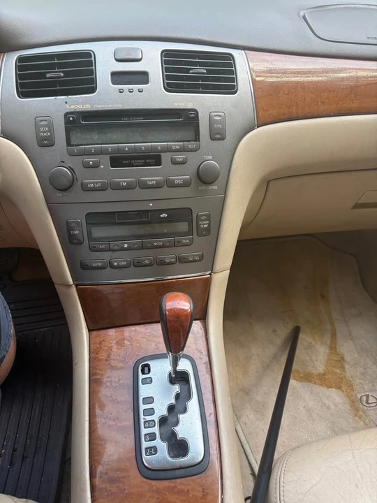 2005 Lexus ES 4th Gen - Image 6 of 8