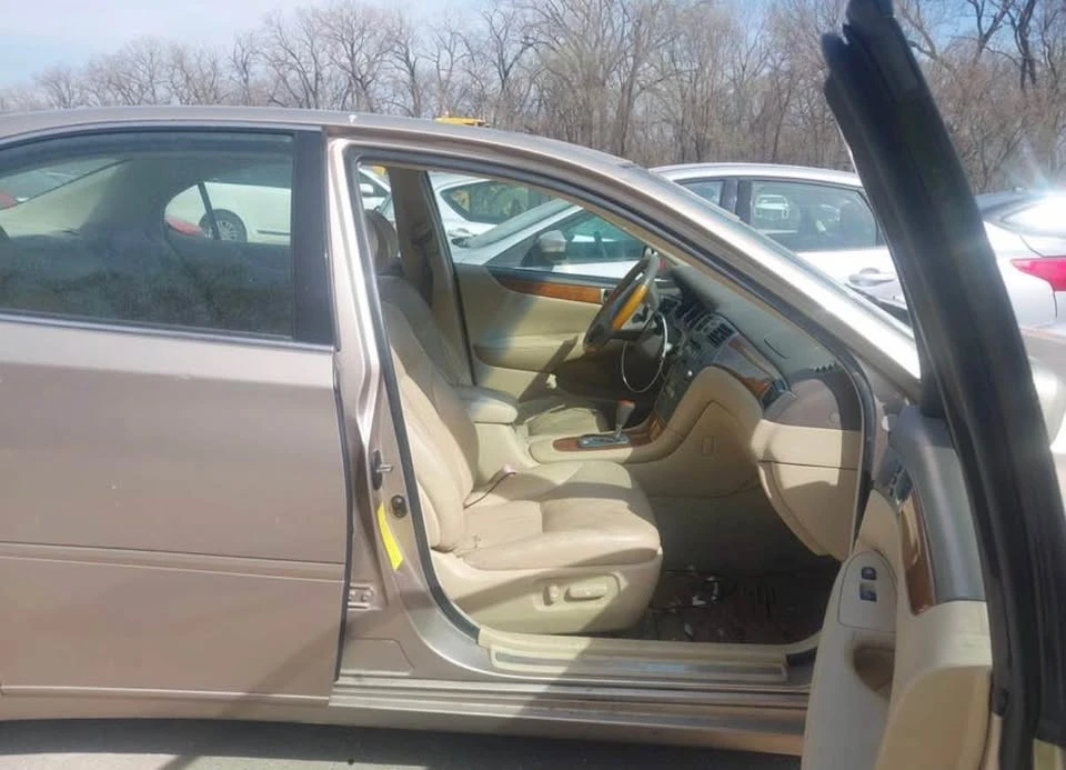 2005 Lexus ES 4th Gen - Image 5 of 8